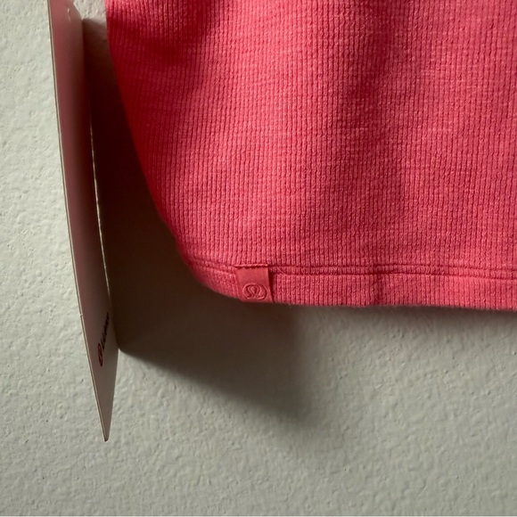 NWT Lululemon Hold Tight Cropped T-Shirt Sakura Pink Size 4 - Picture 5 of 6